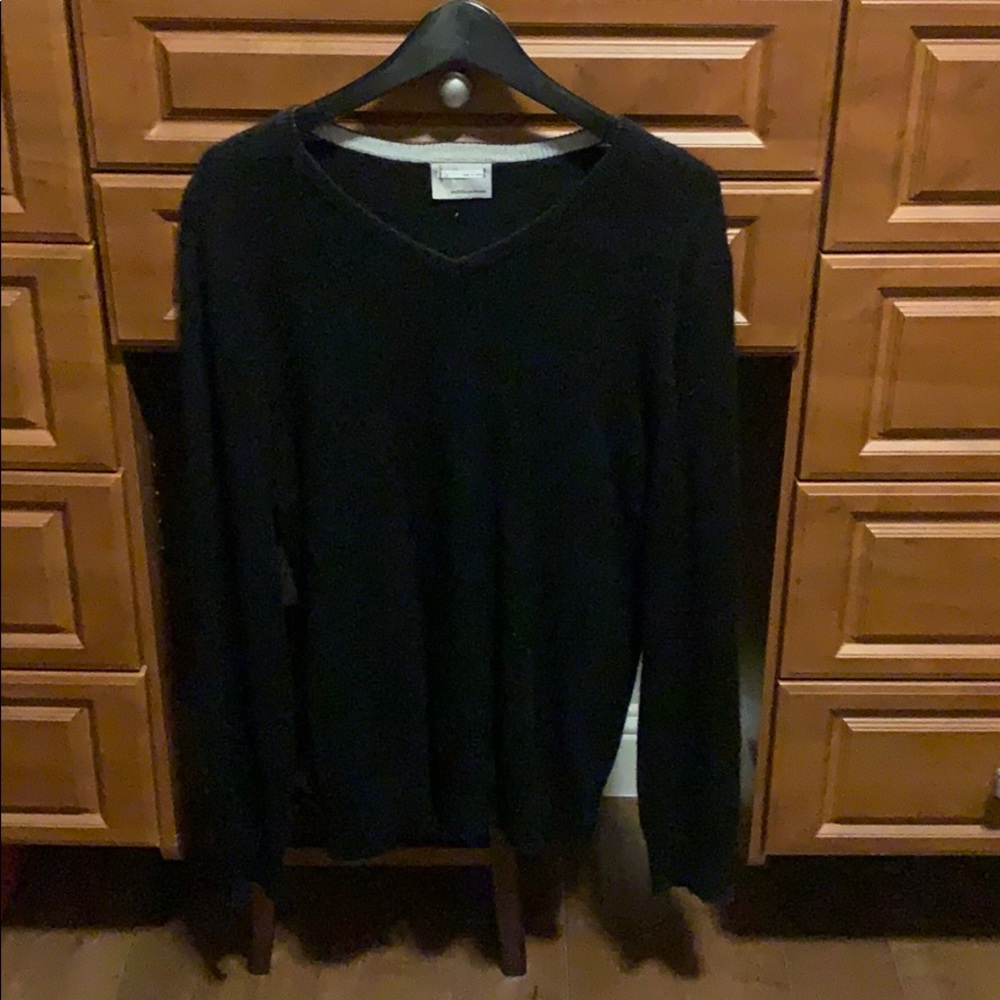 Black v neck sweater 100% cashmere